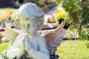 Filming at the funeral can help memorialize the deceased. 