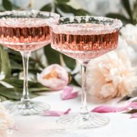 Everything You Need To Know About Picking a Signature Wedding Drink