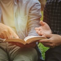 Differences Between Christian Denominational and Non-Denominational Ordination