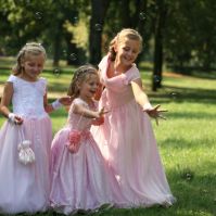 Tips for Keeping Children Entertained on Your Wedding Day
