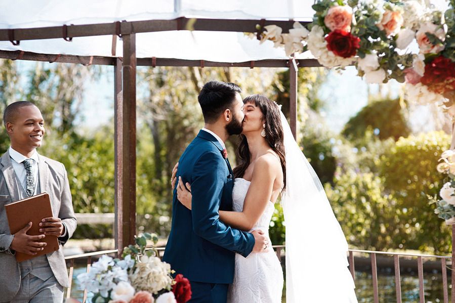 (legality-of-performing-weddings.jpg)