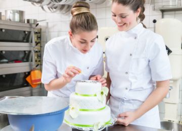 Primed to Perfection: Behind Your Wedding Cake’s Magical Look