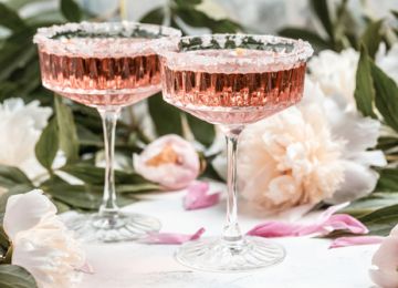 Everything You Need To Know About Picking a Signature Wedding Drink