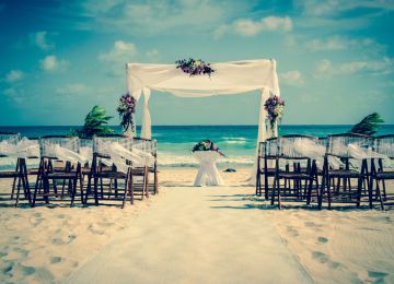 Pros and Cons of a Destination Wedding