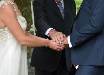 First Time Wedding Officiant? Here's What You Need To Know