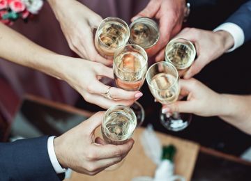 The 411 on Wedding Toasts: Who, When, How and Why