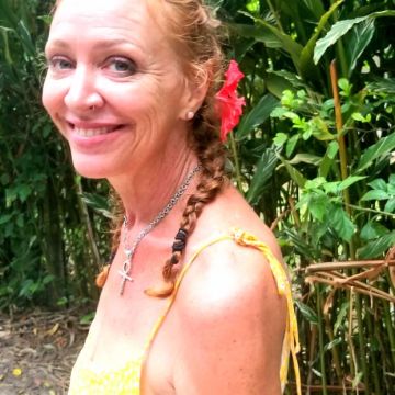 Christina Lynn Graves, ULC Minister