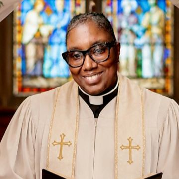 Minister Beverly Stewart-Williams, ULC Minister