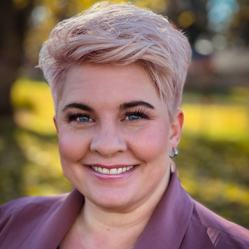 Kimberly Lynne, ULC Minister