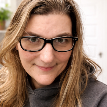 Anny Nachtigall, ULC Minister